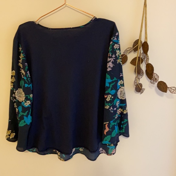 Blouse - Picture 4 of 4